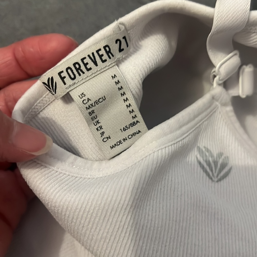 Forever 21 tank top SZ medium - Picture 3 of 3